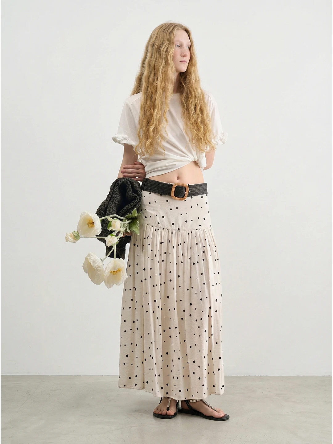 Художественная плиссированная юбка в горошек холодных тонов с высокой талией, длиной до щиколотки, многослойная, в пол, новый стиль LANVIVIER
Художественная плиссированная юбка в горошек холодных тонов с высокой талией, длиной до щиколотки, многослойная, в пол, новый стиль LANVIVIER