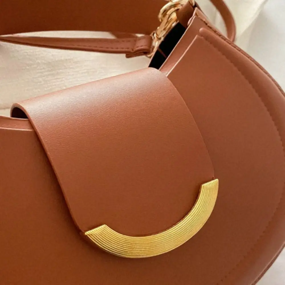 Korean Style PU Leather Small Shoulder Bag Simple Large Capacity Mini Tote Bag Half-Moon Ladies Messenger Bag Women
Korean Style PU Leather Small Shoulder Bag Simple Large Capacity Mini Tote Bag Half-Moon Ladies Messenger Bag Women