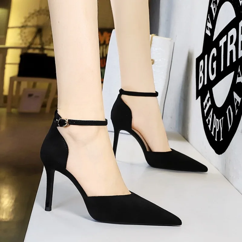 BIGTREE Summer Sexy High Heels Women Sandals Open Toe Solid Flock 9CM Thin Heels Cover Heel Outdoor Walking Woman Shoes White
BIGTREE Summer Sexy High Heels Women Sandals Open Toe Solid Flock 9CM Thin Heels Cover Heel Outdoor Walking Woman Shoes White