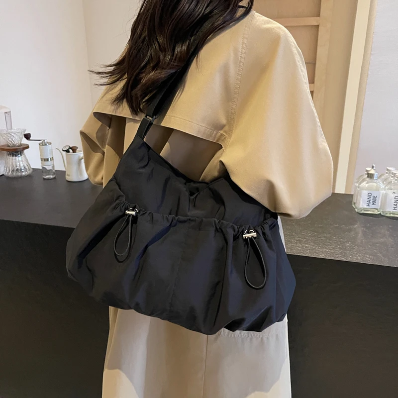 Simple Leisure Shopping Storage Bags New Versatile Women's Large Capacity Nylon Cloth Single Shoulder Crossbody Folding Bags
Simple Leisure Shopping Storage Bags New Versatile Women's Large Capacity Nylon Cloth Single Shoulder Crossbody Folding Bags