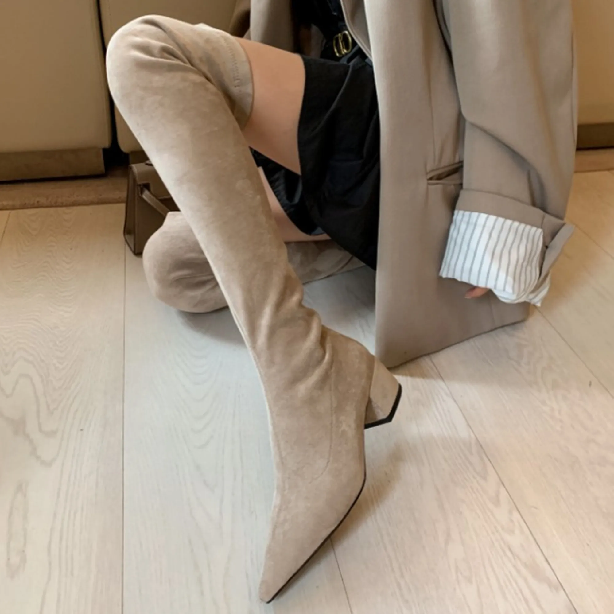 2023sexy High Heels Over The Knee Boots Women Stretch Thigh High Boots Ladies Autumn Winter Kid Suede Thick Heel Long Boots Shoe
2023sexy High Heels Over The Knee Boots Women Stretch Thigh High Boots Ladies Autumn Winter Kid Suede Thick Heel Long Boots Shoe