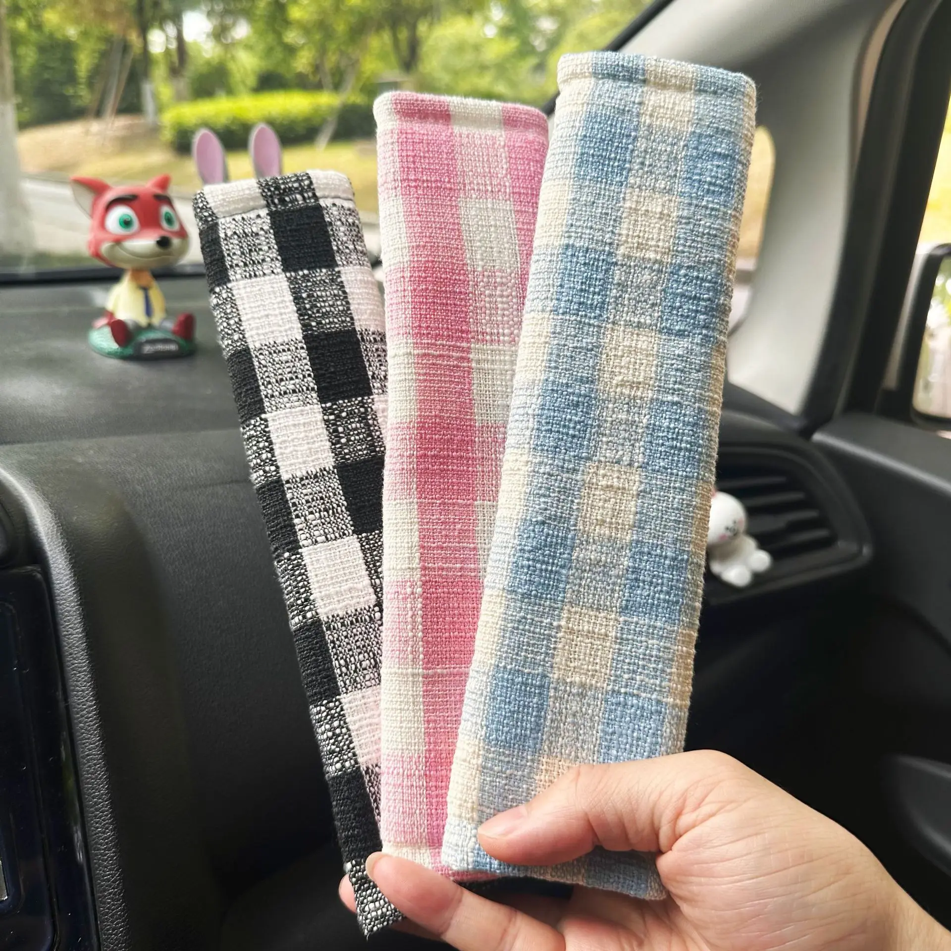 1Pc Linen-look Plaid Seat Belt Cover, Thickened Shoulder Strap Pad, Universal Fit for Most Cars SUV Truck, Breathable Polyester
1Pc Linen-look Plaid Seat Belt Cover, Thickened Shoulder Strap Pad, Universal Fit for Most Cars SUV Truck, Breathable Polyester