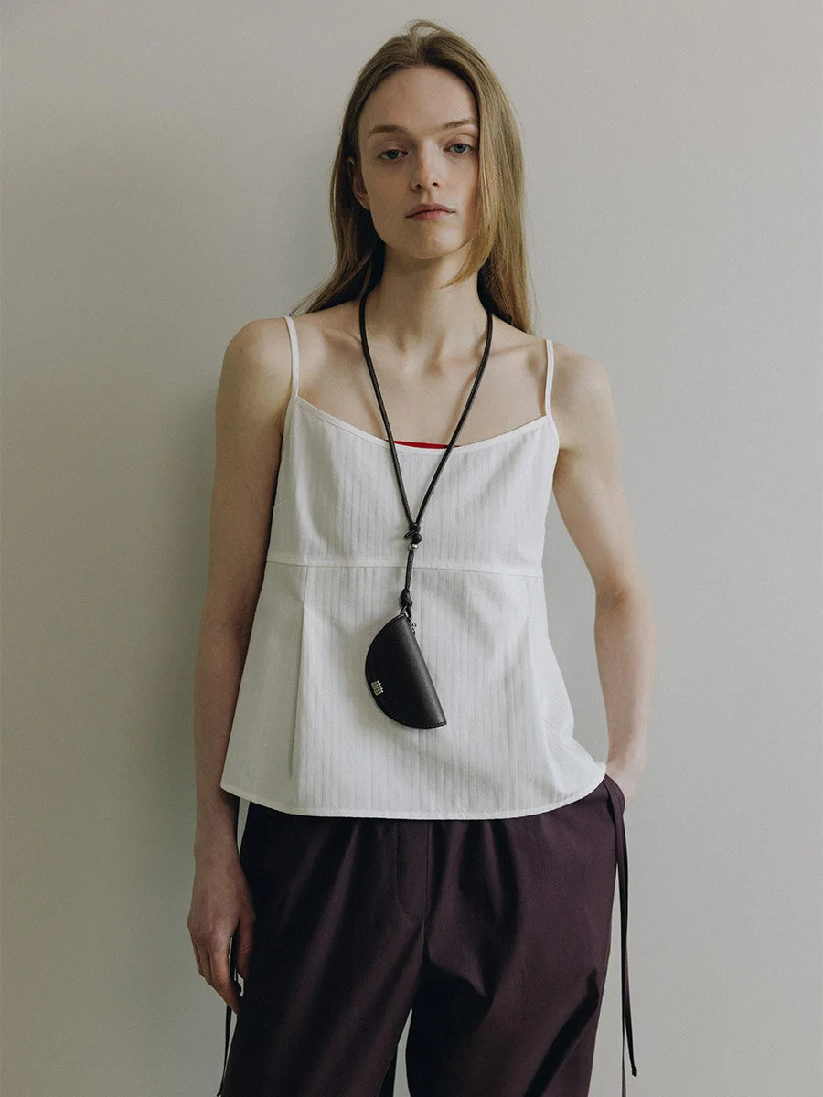 Noxulara Authentic Spring Summer 2026 New Arrival Dark Pattern Slit Strap Top French Style Short Length Thin Fabric
Noxulara Authentic Spring Summer 2026 New Arrival Dark Pattern Slit Strap Top French Style Short Length Thin Fabric