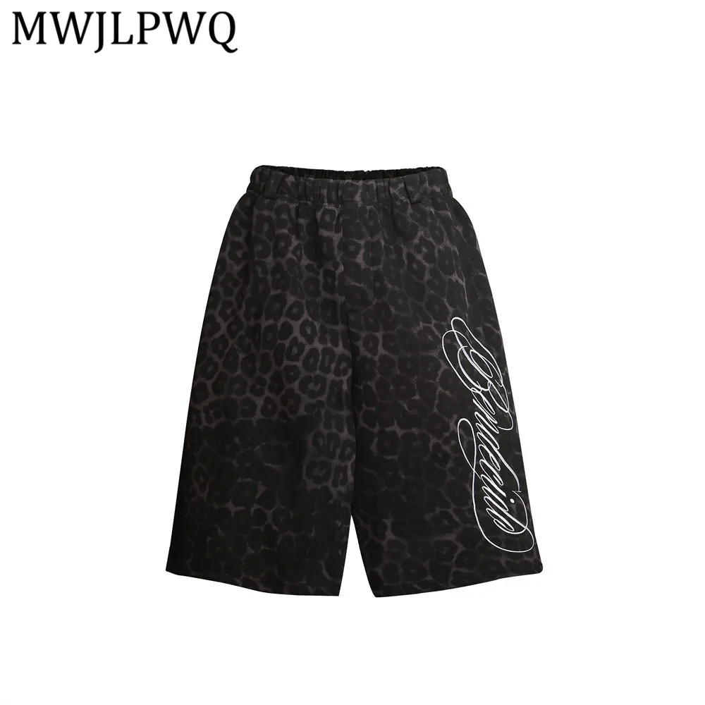 MWJLPWQ Leopard Print Men Summer Loose Casual Sports Pants Vibe Trendy Retro Letter Embroidery Wide-Leg Knee-Length Shorts 16034
MWJLPWQ Leopard Print Men Summer Loose Casual Sports Pants Vibe Trendy Retro Letter Embroidery Wide-Leg Knee-Length Shorts 16034