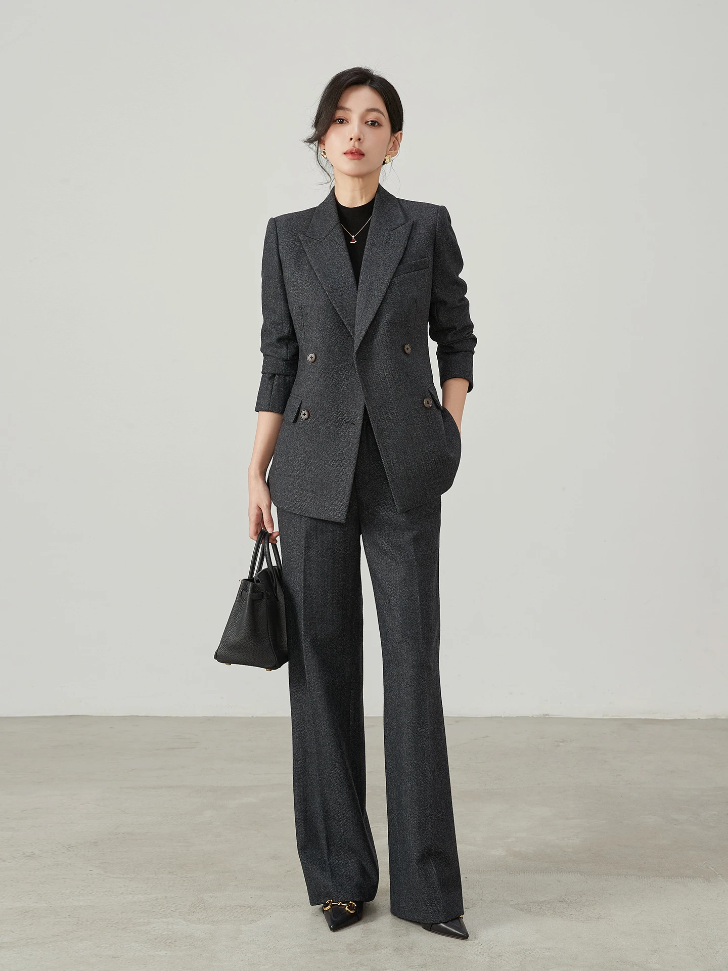 Зимний шерстяной твидовый деловой костюм с прямыми брюками для женщин, для офиса и деловых встреч
Зимний шерстяной твидовый деловой костюм с прямыми брюками для женщин, для офиса и деловых встреч