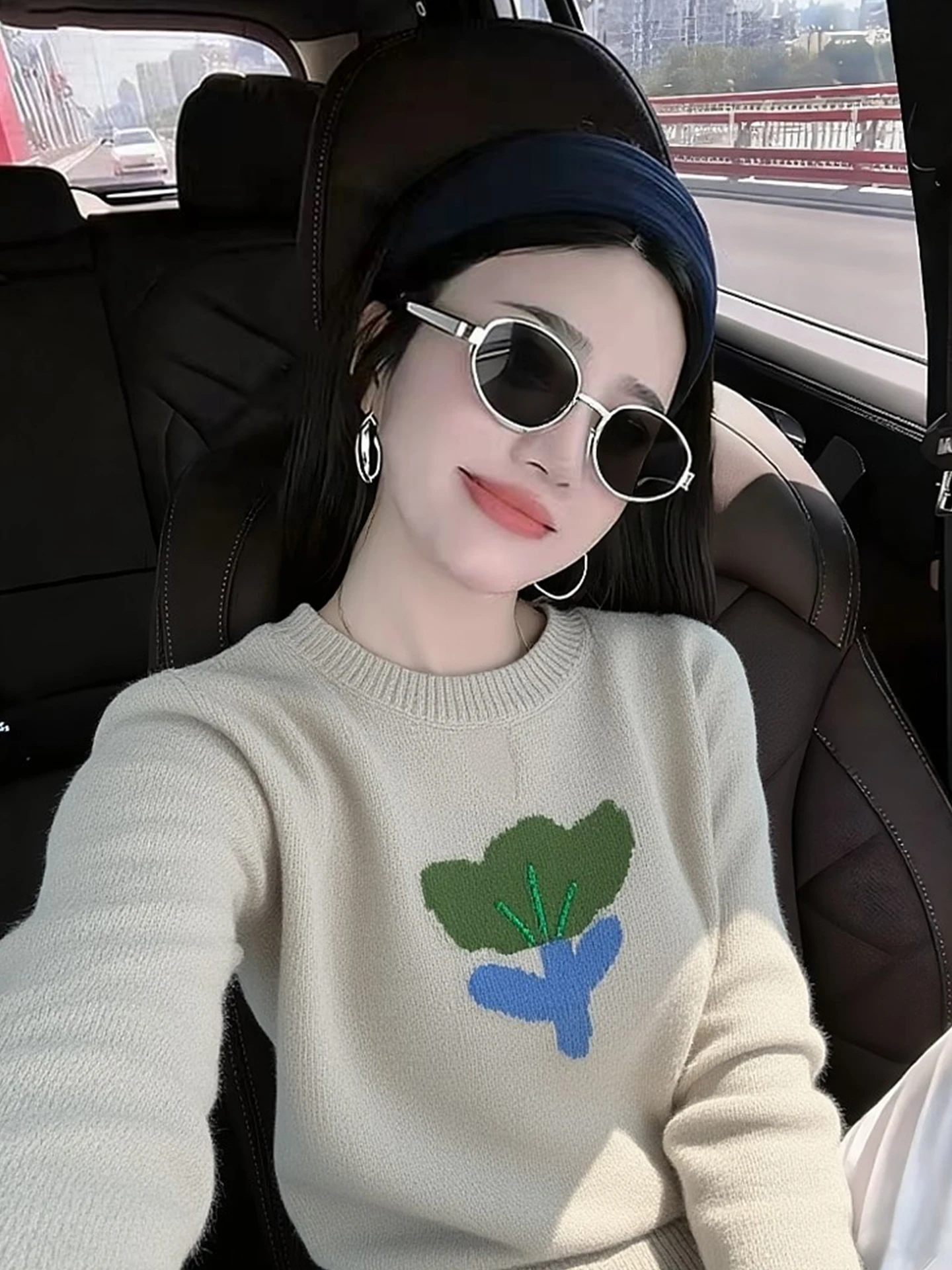 Korean Style Comfortable Floral Embroidery Knitwear Casual Long Sleeve Top Ageless Spring Early 2026 Women's Fashion
Korean Style Comfortable Floral Embroidery Knitwear Casual Long Sleeve Top Ageless Spring Early 2026 Women's Fashion