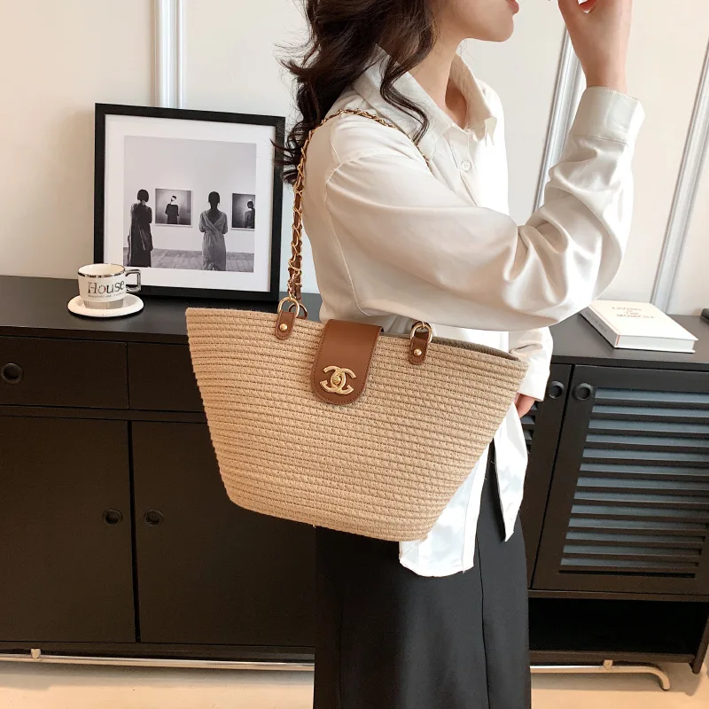 Стильная сумка-ведро с принтом для женщин, новинка 2026 года: модная и фактурная сумка через плечо большой вместимости для поездок на работу.
Стильная сумка-ведро с принтом для женщин, новинка 2026 года: модная и фактурная сумка через плечо большой вместимости для поездок на работу.