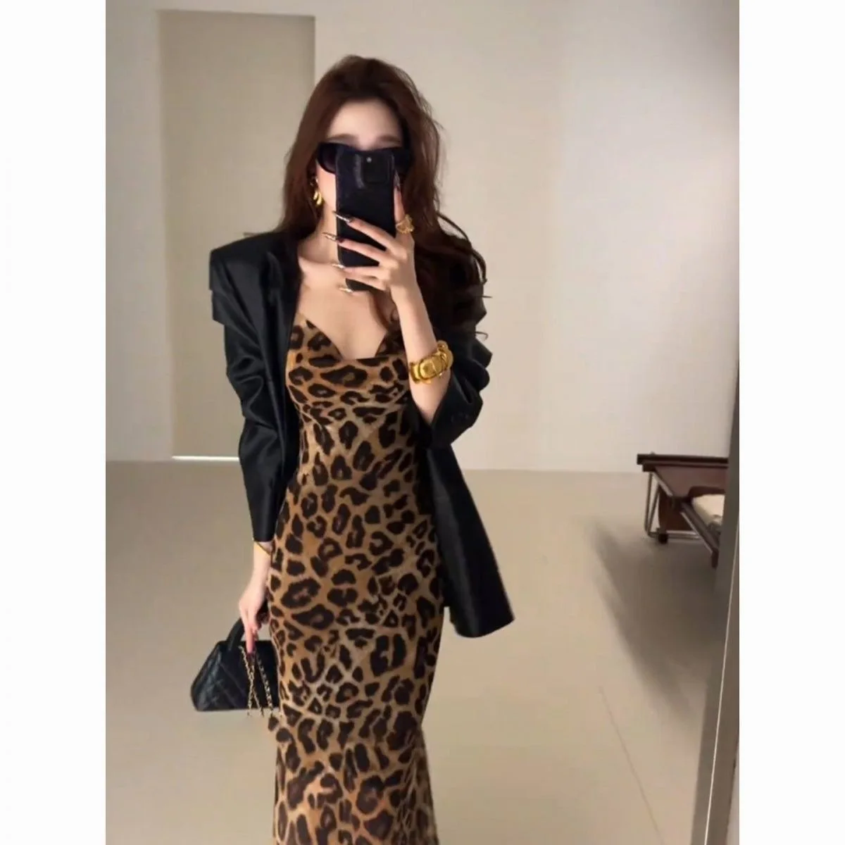 2026 New Leopard Print Backless Slip Dress Women Slim Waist Bodycon Long Dress Elegant Casual Inner Wear Early Autumn Outfit
2026 New Leopard Print Backless Slip Dress Women Slim Waist Bodycon Long Dress Elegant Casual Inner Wear Early Autumn Outfit