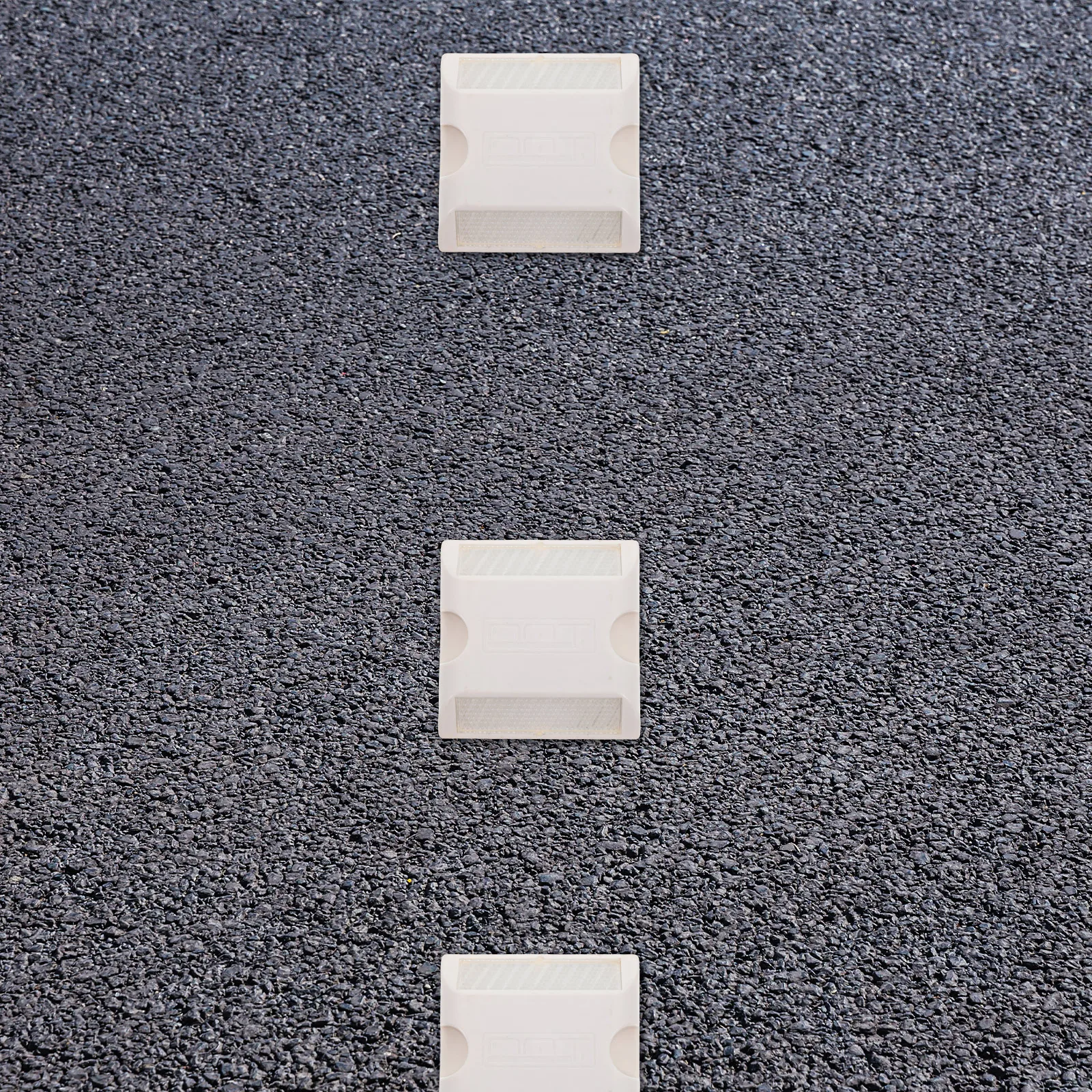 Reflective Road Studs Plastic Markers for Driveway Highway Safety Pavement Reflectors Durable Reusable Easy Installation
Reflective Road Studs Plastic Markers for Driveway Highway Safety Pavement Reflectors Durable Reusable Easy Installation