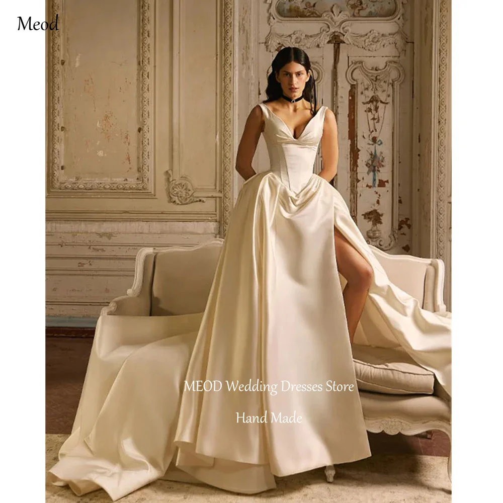 MEOD Satin Formal Wedding Dresses V Neck Sleeveless Modern Vestido De Novia Spaghetti Strap Long Train Robe De Mariée Customized
MEOD Satin Formal Wedding Dresses V Neck Sleeveless Modern Vestido De Novia Spaghetti Strap Long Train Robe De Mariée Customized