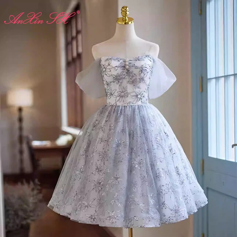 AnXin SH princess grey flower lace boat neck beading crystal lace up party short customized evening dress little white dress
AnXin SH princess grey flower lace boat neck beading crystal lace up party short customized evening dress little white dress