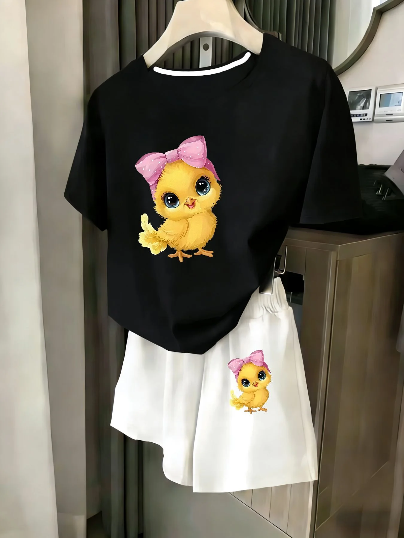 Ladies 2-Piece Set Summer Beach Vacation Casual round Neck Short Sleeve Random Print T-Shirt Elastic Waist Shorts Suit Comfortab
Ladies 2-Piece Set Summer Beach Vacation Casual round Neck Short Sleeve Random Print T-Shirt Elastic Waist Shorts Suit Comfortab