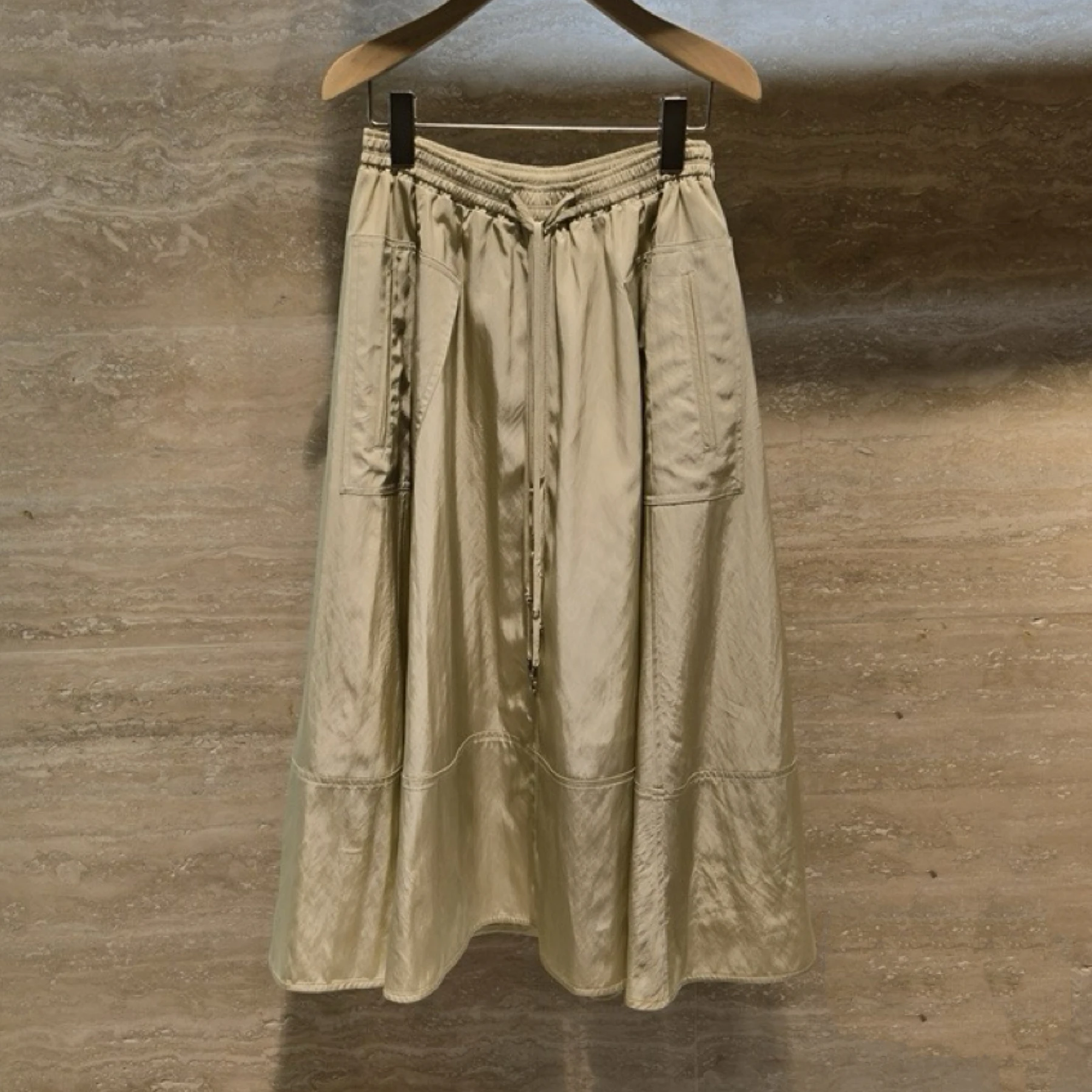 Faionable T*ME Spring 2025 Skin Color Blo ort Jaet with Dstring Elastic Waist Skirt Stand Collar Long Sve Zipper 
Faionable T*ME Spring 2025 Skin Color Blo ort Jaet with Dstring Elastic Waist Skirt Stand Collar Long Sve Zipper