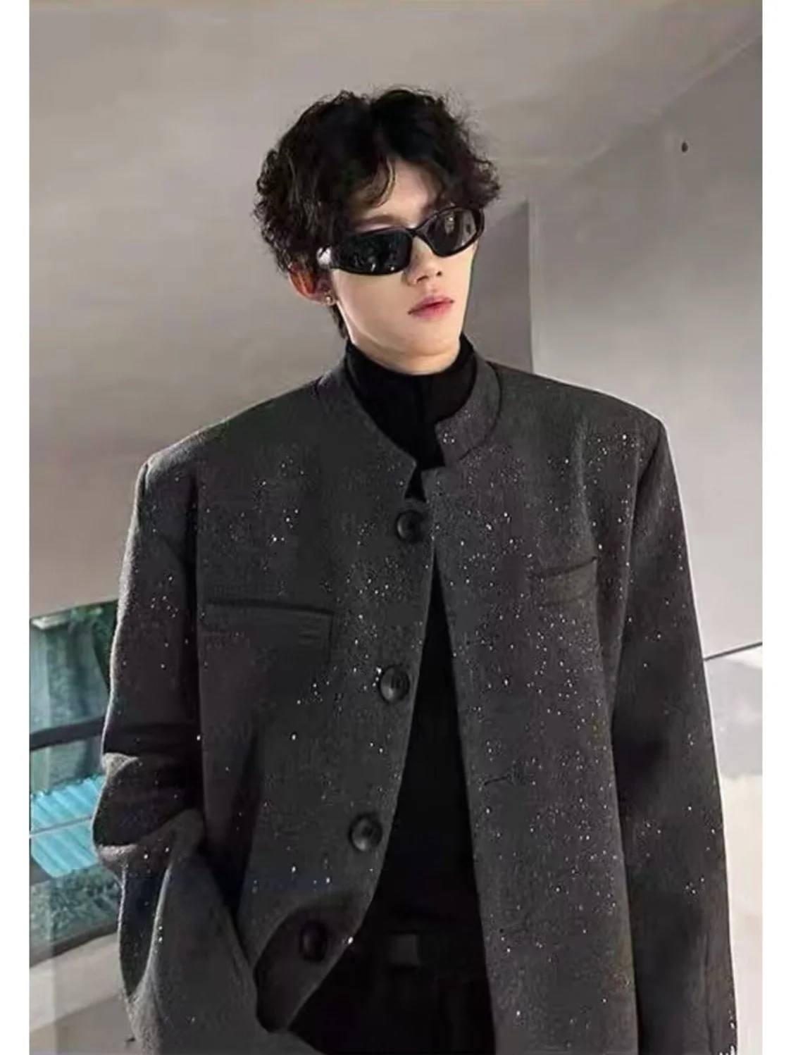 Весенняя утепленная куртка-жакет класса люкс, теплая повседневная верхняя одежда без воротника, из полиэфирного волокна
Весенняя утепленная куртка-жакет класса люкс, теплая повседневная верхняя одежда без воротника, из полиэфирного волокна