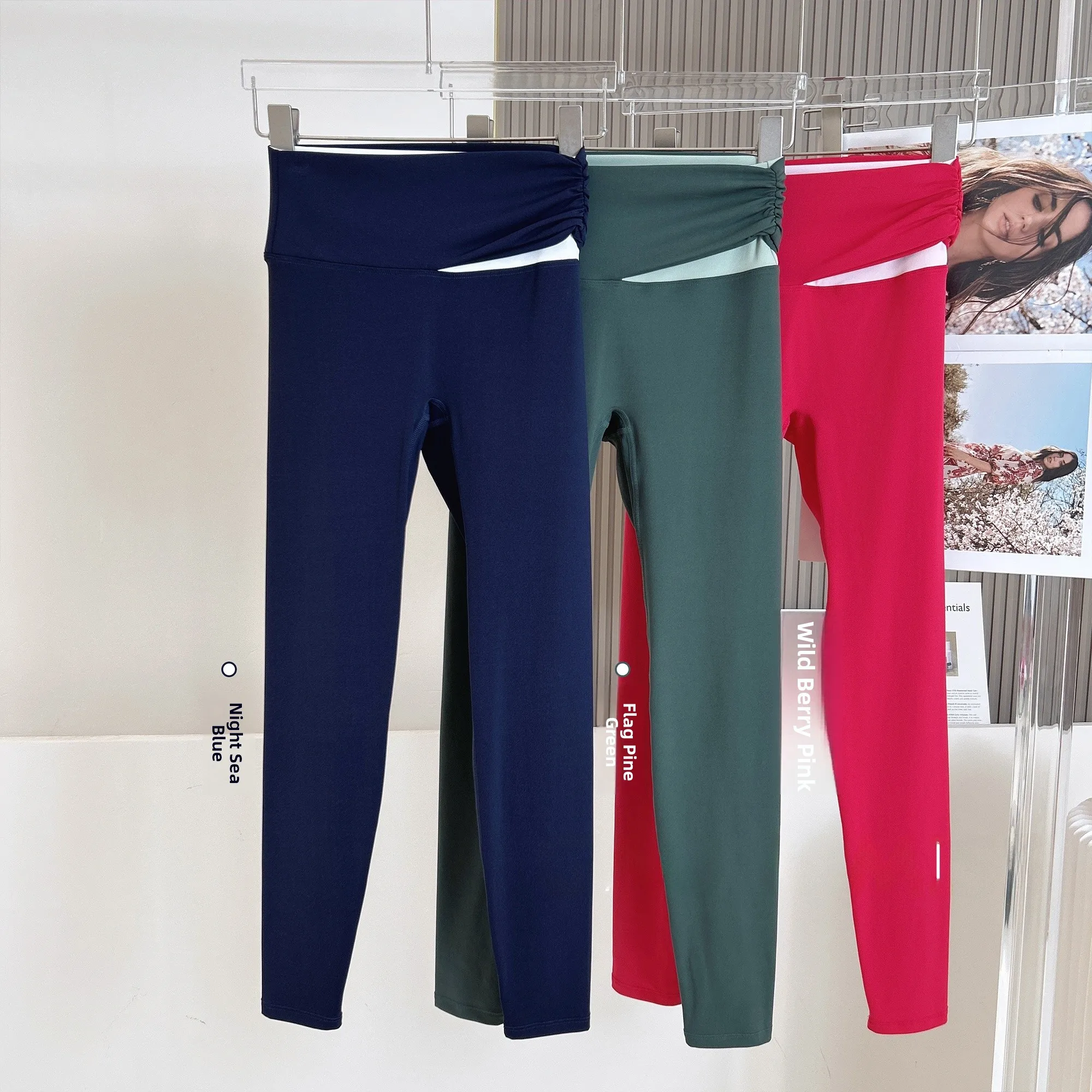 Женские ультратонкие леггинсы для йоги с высокой талией, быстросохнущие спортивные брюки с эффектом подтяжки ягодиц и утяжки живота, цветные
Женские ультратонкие леггинсы для йоги с высокой талией, быстросохнущие спортивные брюки с эффектом подтяжки ягодиц и утяжки живота, цветные