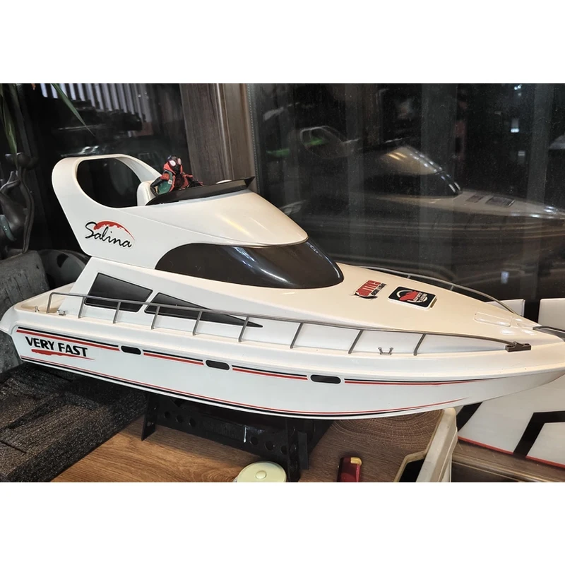 Remote Control Boat High-Speed Speedboat Model Boat Simulation Yacht Rowing Boat Model Remote Control Speedboat Toy Boat Airship
Remote Control Boat High-Speed Speedboat Model Boat Simulation Yacht Rowing Boat Model Remote Control Speedboat Toy Boat Airship
