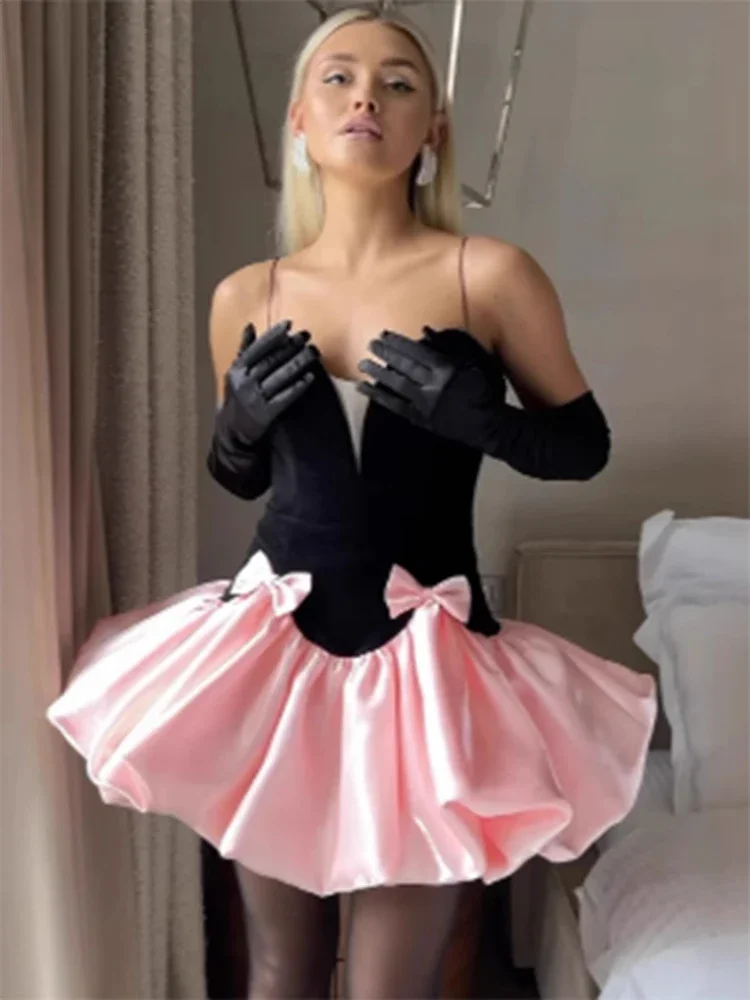 Sexy V-neck Short Homecoming Dresses Spaghetti straps Bows Black And Pink Satin Mini Prom Evening Gown
Sexy V-neck Short Homecoming Dresses Spaghetti straps Bows Black And Pink Satin Mini Prom Evening Gown