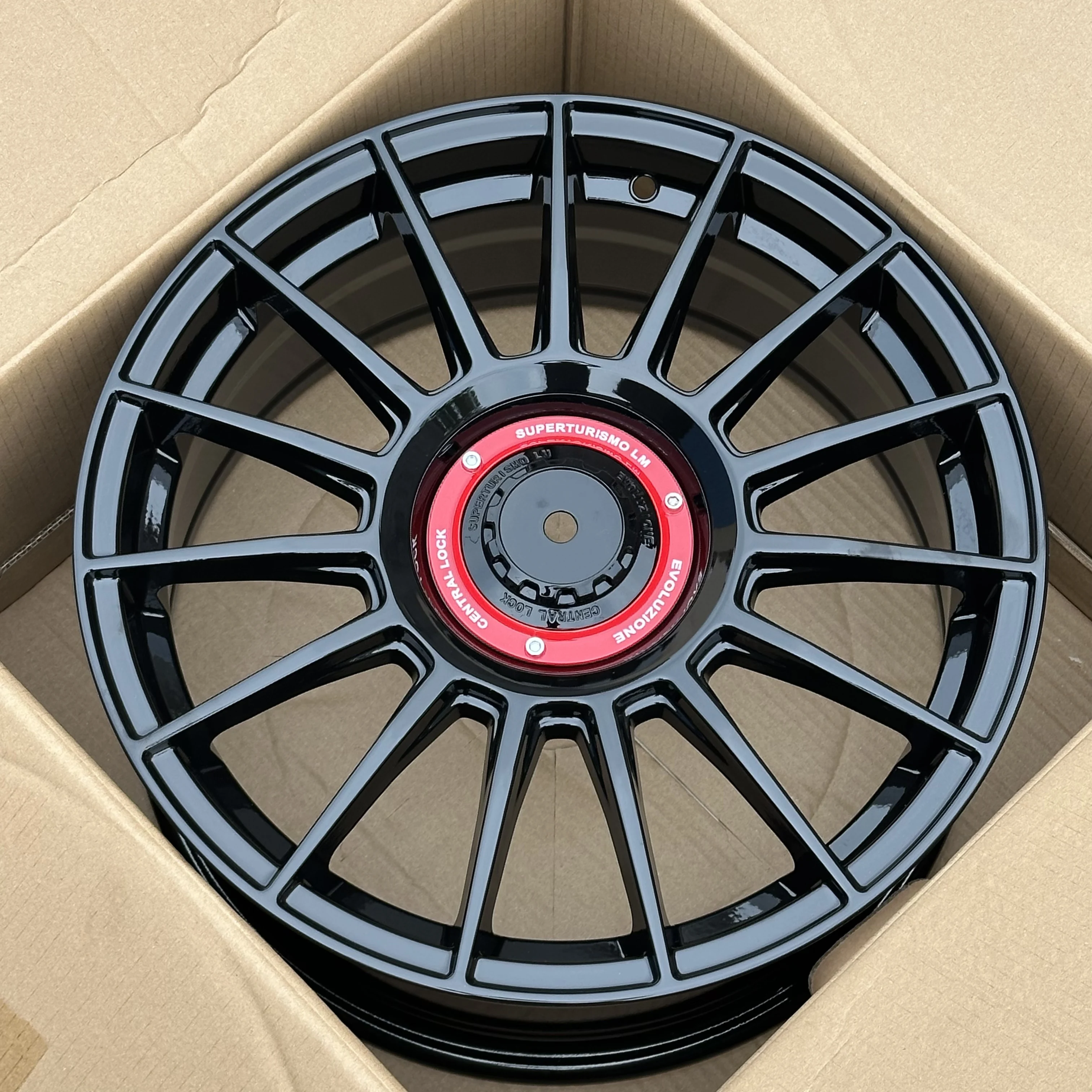 17-19 Inch Black Aluminum Alloy Big Cover for Volkswagen Expedited Passenger Car Wheel Delivery
17-19 Inch Black Aluminum Alloy Big Cover for Volkswagen Expedited Passenger Car Wheel Delivery