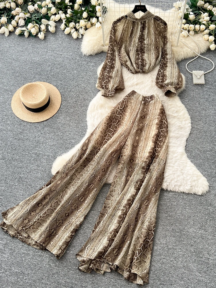 Ladies Snake Print Casual Two-Piece Set Slimming Commute Fashion Trendy High Waist Skirt Cardigan Style Autumn Season Wear
Ladies Snake Print Casual Two-Piece Set Slimming Commute Fashion Trendy High Waist Skirt Cardigan Style Autumn Season Wear