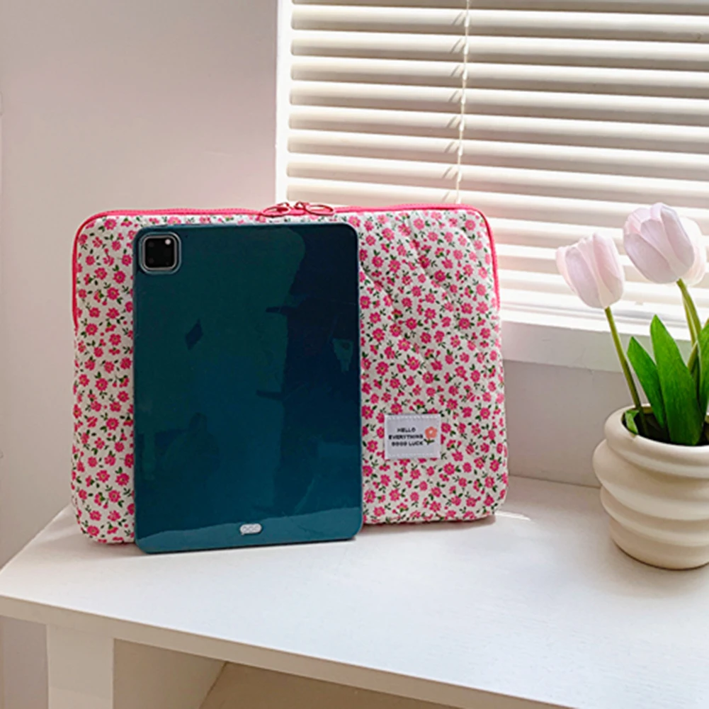 Computer Bag Cute Flower Laptop Sleeve Protective Soft Padded Water-Resistant Notebook Bag Zipper Cover for 11/13/15 in Notebook
Computer Bag Cute Flower Laptop Sleeve Protective Soft Padded Water-Resistant Notebook Bag Zipper Cover for 11/13/15 in Notebook