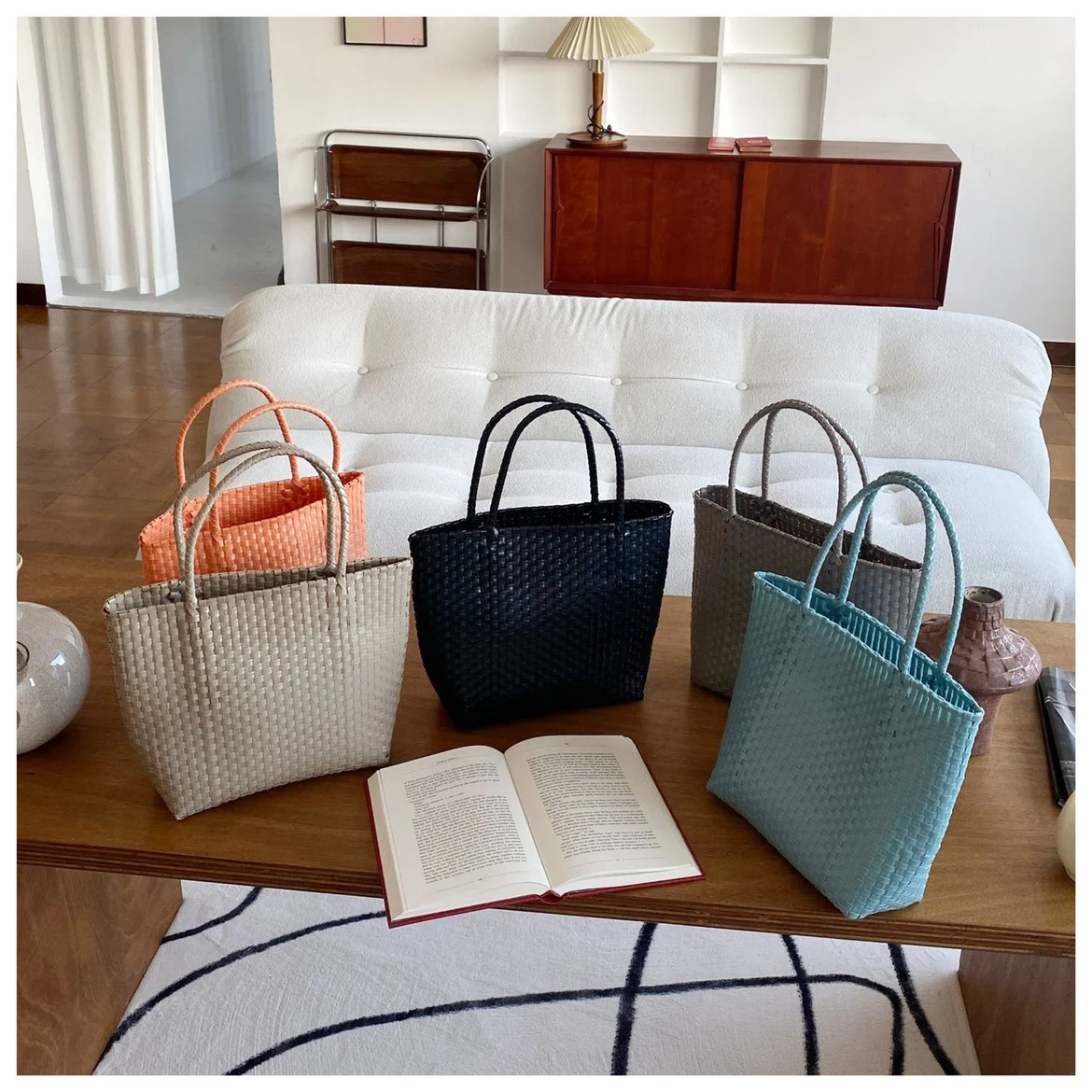 Ins Style Handmade Woven Bag Handheld Vegetable Basket Bag Fashion Versatile Large Capacity Beach Bag Straw Bag
Ins Style Handmade Woven Bag Handheld Vegetable Basket Bag Fashion Versatile Large Capacity Beach Bag Straw Bag