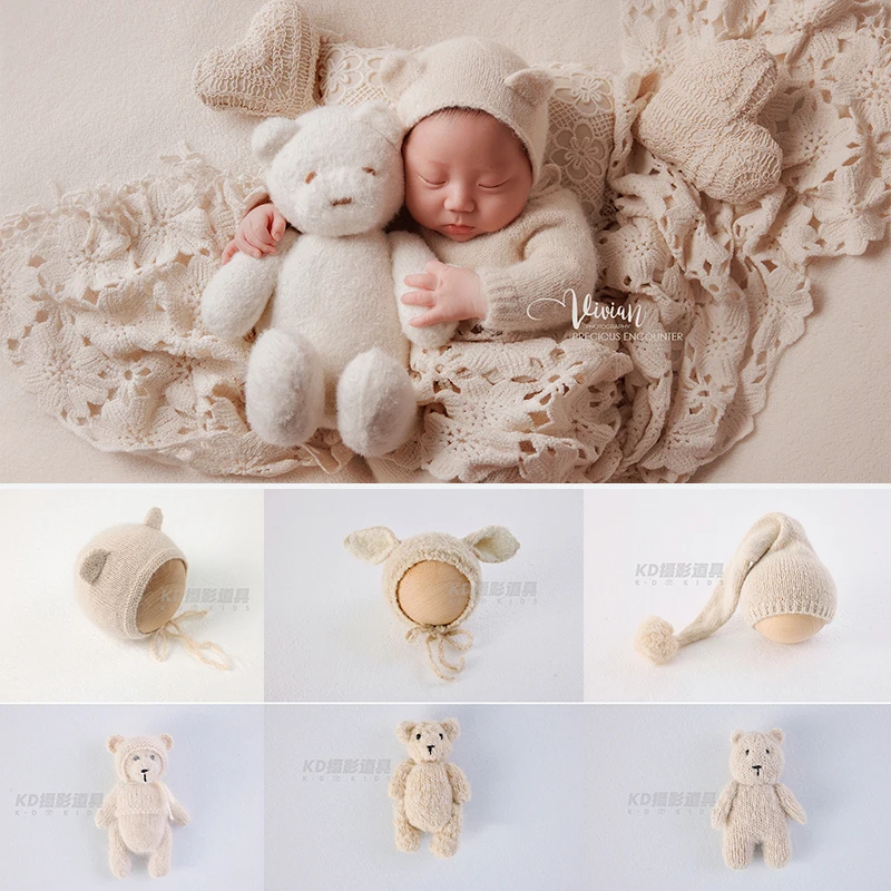 Реквизит для фотосъемки новорожденных, ультрамягая вязаная шапочка для детей 0-1 месяца и милая кукла-медведь, 2 шт./компл., аксессуары для фотосессии младенцев
Реквизит для фотосъемки новорожденных, ультрамягая вязаная шапочка для детей 0-1 месяца и милая кукла-медведь, 2 шт./компл., аксессуары для фотосессии младенцев