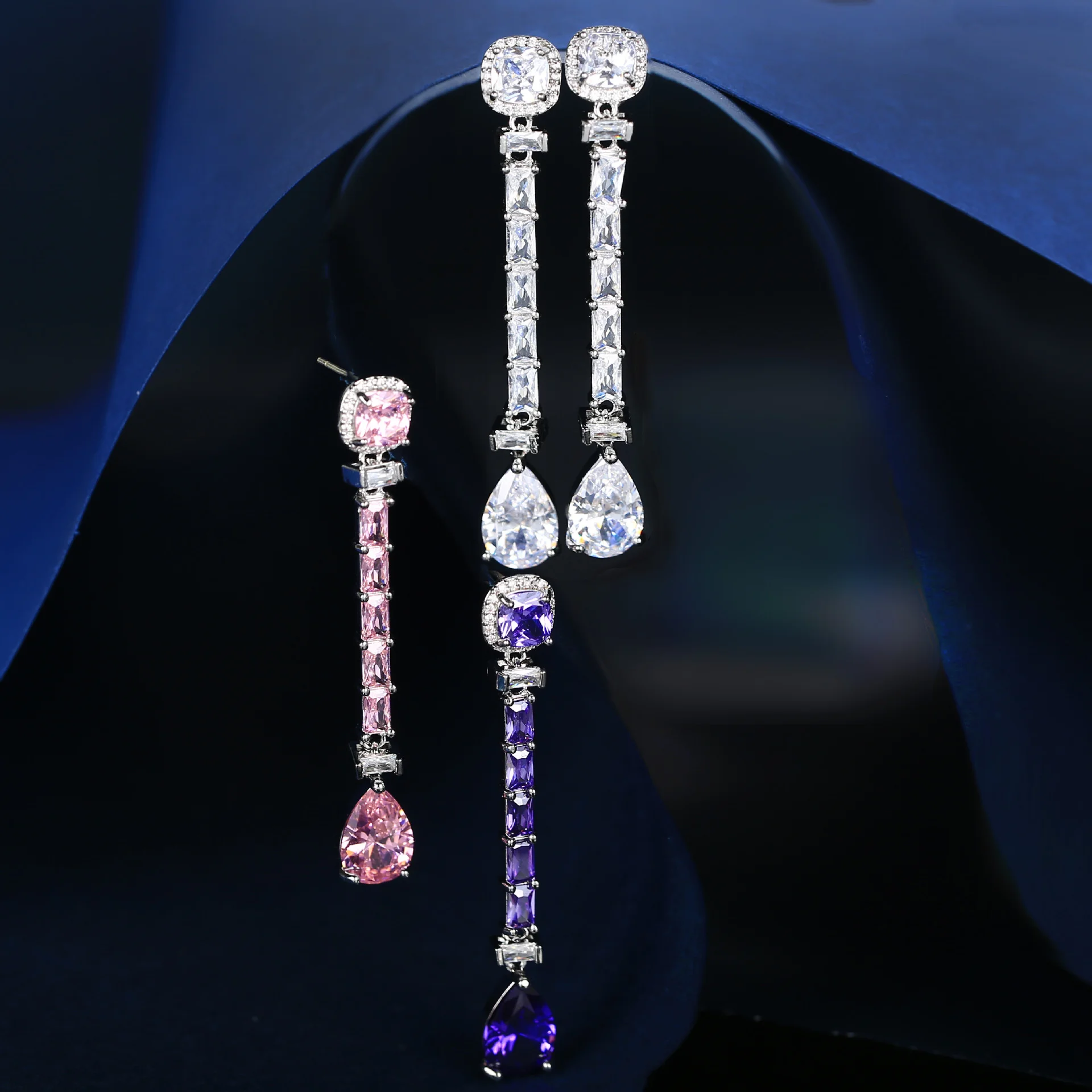 Серьги-подвески из серебра 925 пробы с асимметричными розово-фиолетовыми камнями, элегантные свадебные украшения для женщин, подарок на свадьбу
Серьги-подвески из серебра 925 пробы с асимметричными розово-фиолетовыми камнями, элегантные свадебные украшения для женщин, подарок на свадьбу