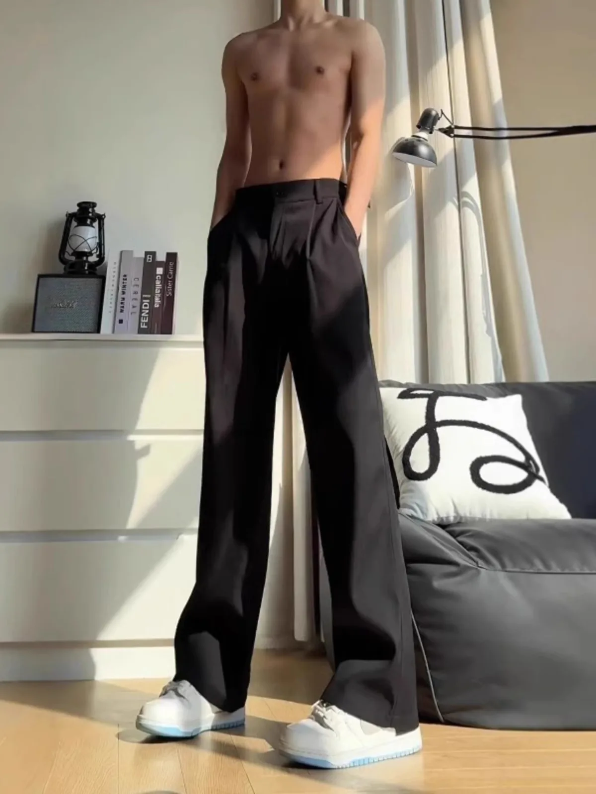 Мужские брюки с высокой талией, прямого кроя, струящиеся, с вырезами, повседневные, длинные, для высоких мужчин, молодежные, модные, весенние
Мужские брюки с высокой талией, прямого кроя, струящиеся, с вырезами, повседневные, длинные, для высоких мужчин, молодежные, модные, весенние