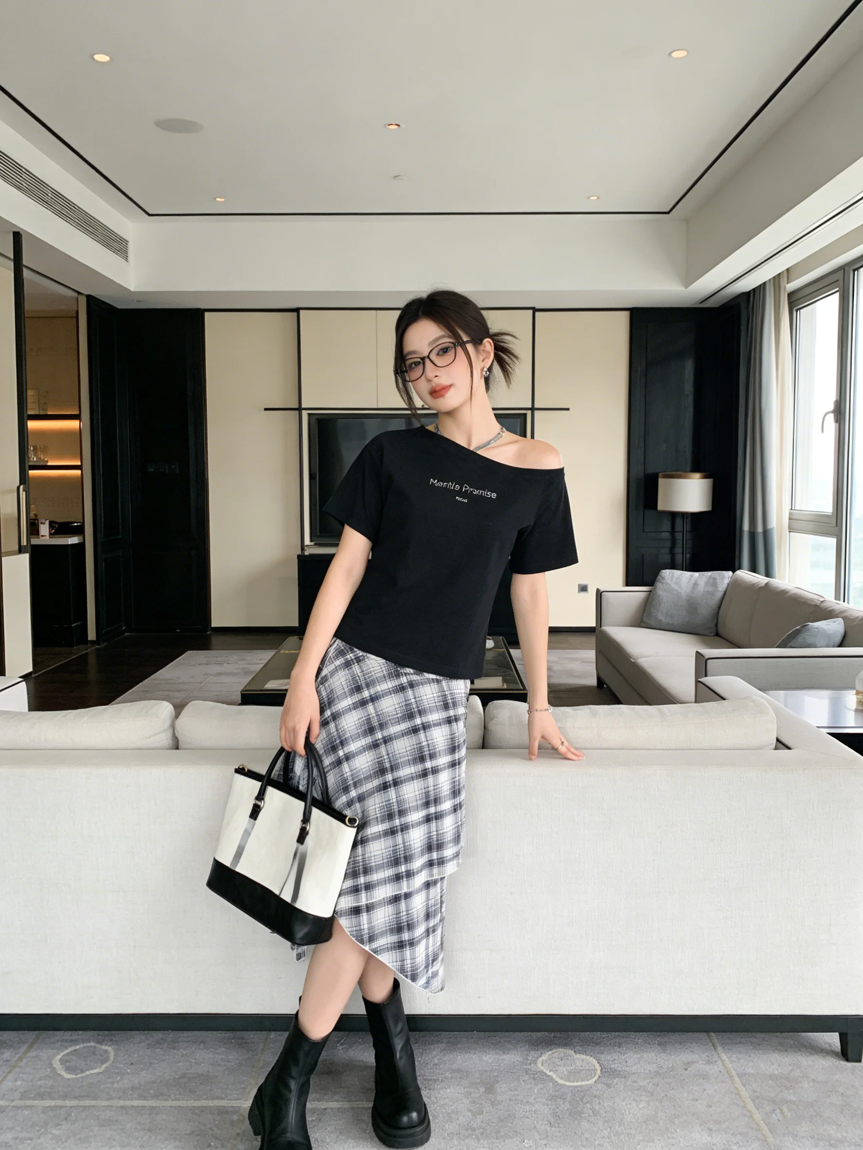 Korean Style Short Sleeve T-Shirt And Plaid Skirt Two Piece Set Casual Summer Outfit for Women Breathable Comfortable
Korean Style Short Sleeve T-Shirt And Plaid Skirt Two Piece Set Casual Summer Outfit for Women Breathable Comfortable
