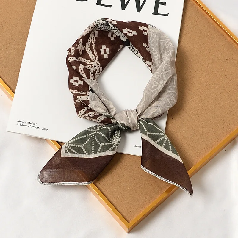 New Floral Print Silk-Feel 70cm Square Scarf Women's Silk Scarf Women's Satin Headscarf Walnutshell-Shaped Shawl Headscarf Decor
New Floral Print Silk-Feel 70cm Square Scarf Women's Silk Scarf Women's Satin Headscarf Walnutshell-Shaped Shawl Headscarf Decor