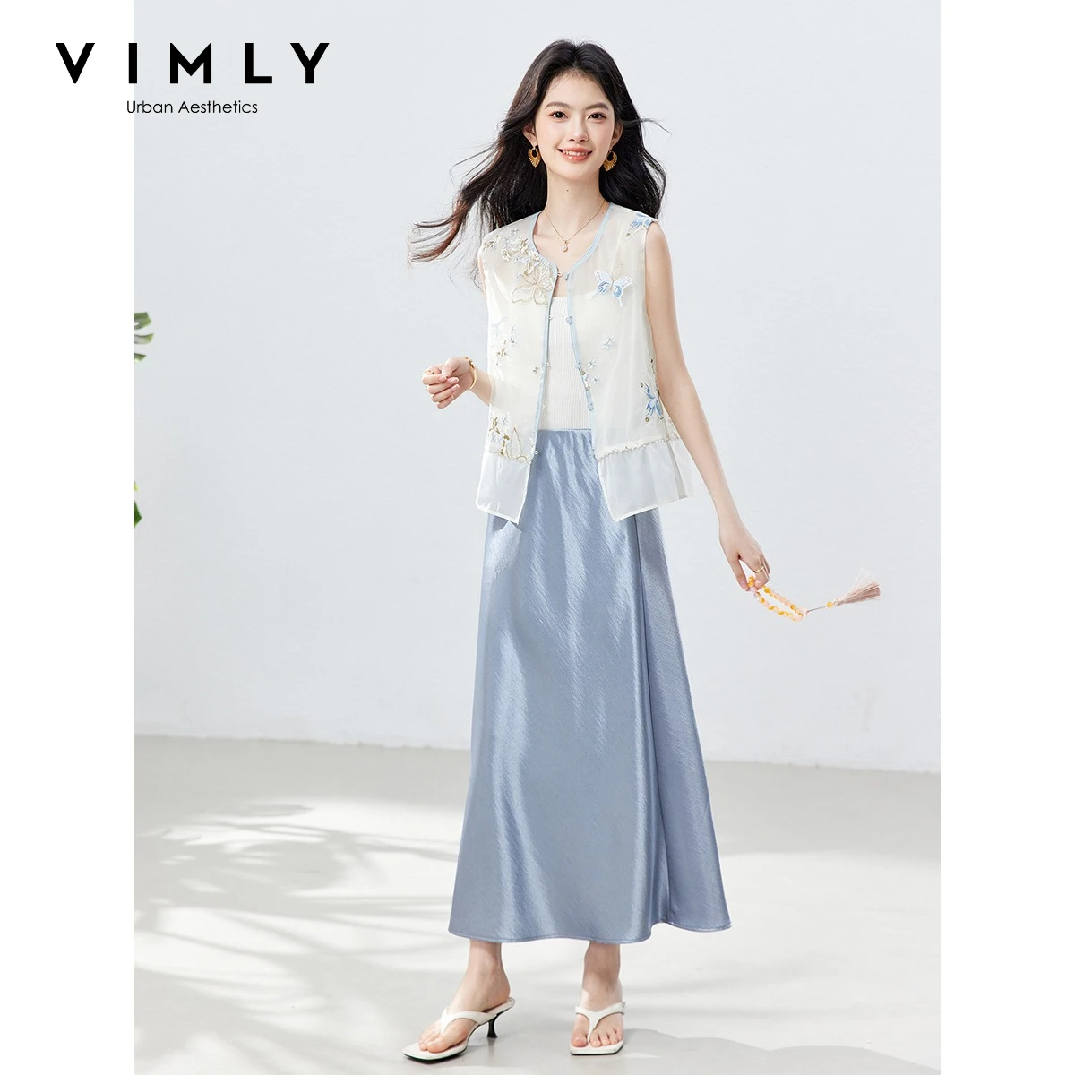 VIMLY Women's Blue New Chinese Style Two-piece Set 2026 Summer New Embroidered Sleeveless Vest Satin Skirt Suit A5363
VIMLY Women's Blue New Chinese Style Two-piece Set 2026 Summer New Embroidered Sleeveless Vest Satin Skirt Suit A5363