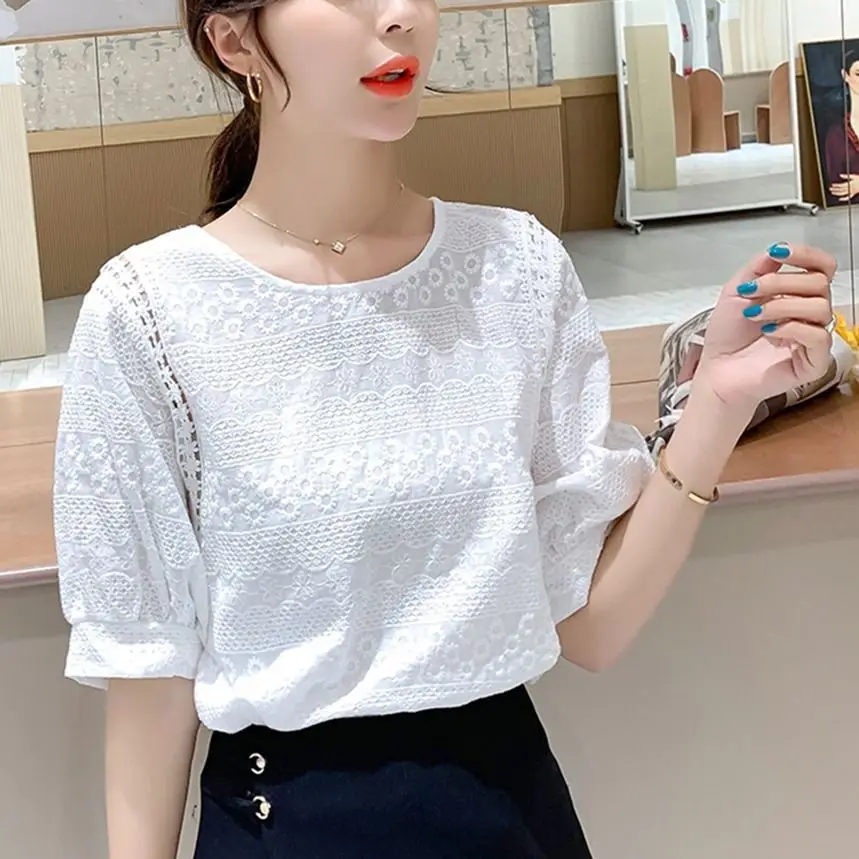 Summer Puff Sleeve White Lace Blouse Loose Embroidered Hollow Out Top Elegant Shirt
Summer Puff Sleeve White Lace Blouse Loose Embroidered Hollow Out Top Elegant Shirt