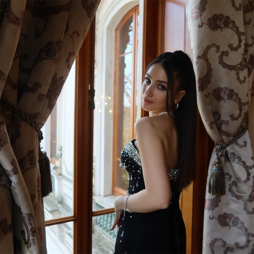 Customized Black Classic Evening Dresses Elegant Strapless Column Crystal Beaded Trim Prom Dresses
Customized Black Classic Evening Dresses Elegant Strapless Column Crystal Beaded Trim Prom Dresses