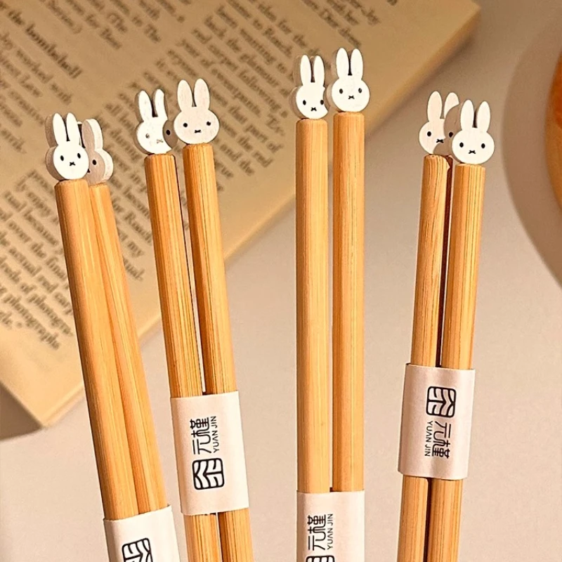 Бытовые палочки для еды Miffy, трехмерная кукла, посуда, нишевый дизайн, отдельные палочки для еды, праздничный подарок для мальчиков и девочек
Бытовые палочки для еды Miffy, трехмерная кукла, посуда, нишевый дизайн, отдельные палочки для еды, праздничный подарок для мальчиков и девочек