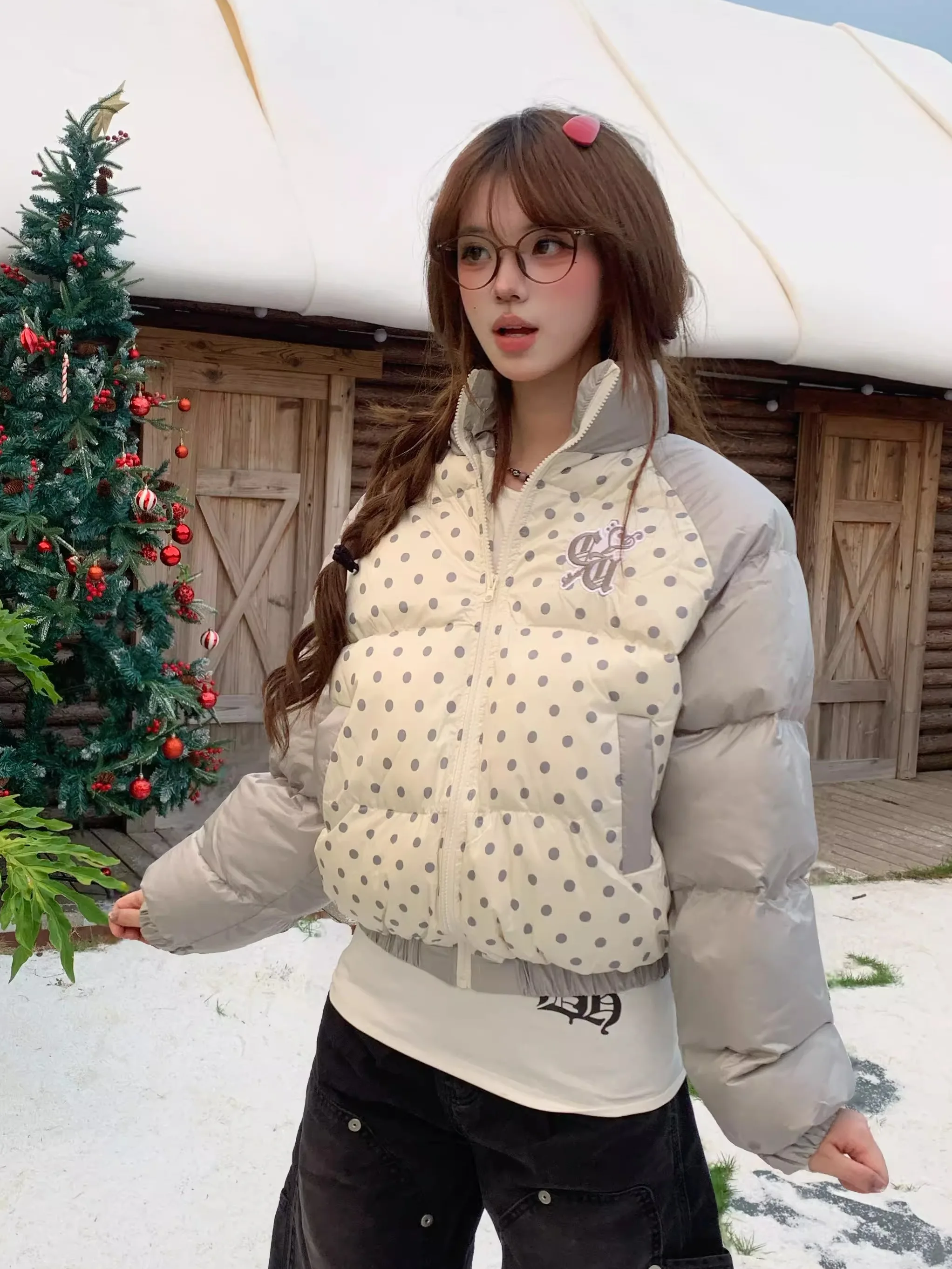 Утепленная хлопковая куртка Amoeba в американском ретро-стиле с контрастными вставками и воротником-стойкой, свободного кроя, теплая, женская зимняя верхняя одежда
Утепленная хлопковая куртка Amoeba в американском ретро-стиле с контрастными вставками и воротником-стойкой, свободного кроя, теплая, женская зимняя верхняя одежда