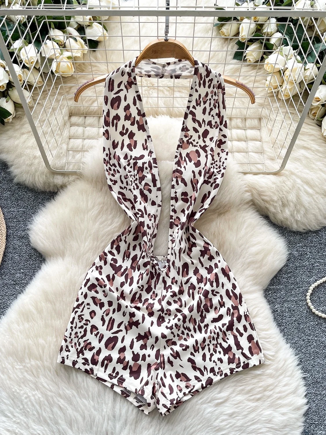Sexy Leopard Print One-Piece Pants V-Ne ter Ne Tight-Fit Summer Faion Women's Clothing High Waist ort Pants
Sexy Leopard Print One-Piece Pants V-Ne ter Ne Tight-Fit Summer Faion Women's Clothing High Waist ort Pants