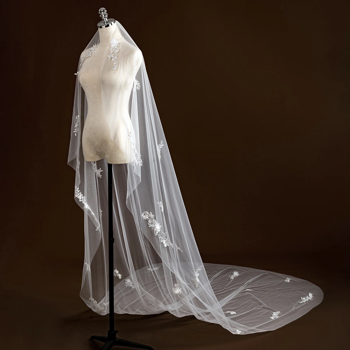 bride 1 Tire long train cathedral 300cm stereo lace flower trendy romantic elegant wedding veil with comb VP42
bride 1 Tire long train cathedral 300cm stereo lace flower trendy romantic elegant wedding veil with comb VP42