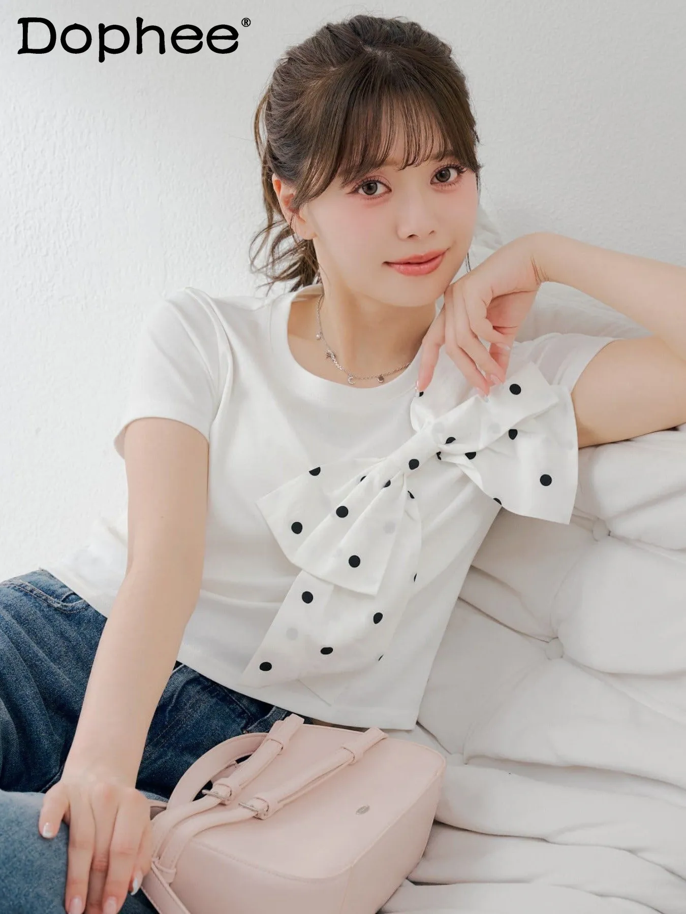 2026 Summer Japanese Sweet and Cute Girl Bow Short-sleeved Top Fashion Casual Daily Commuter Style Round Neck Women's T-shirt
2026 Summer Japanese Sweet and Cute Girl Bow Short-sleeved Top Fashion Casual Daily Commuter Style Round Neck Women's T-shirt