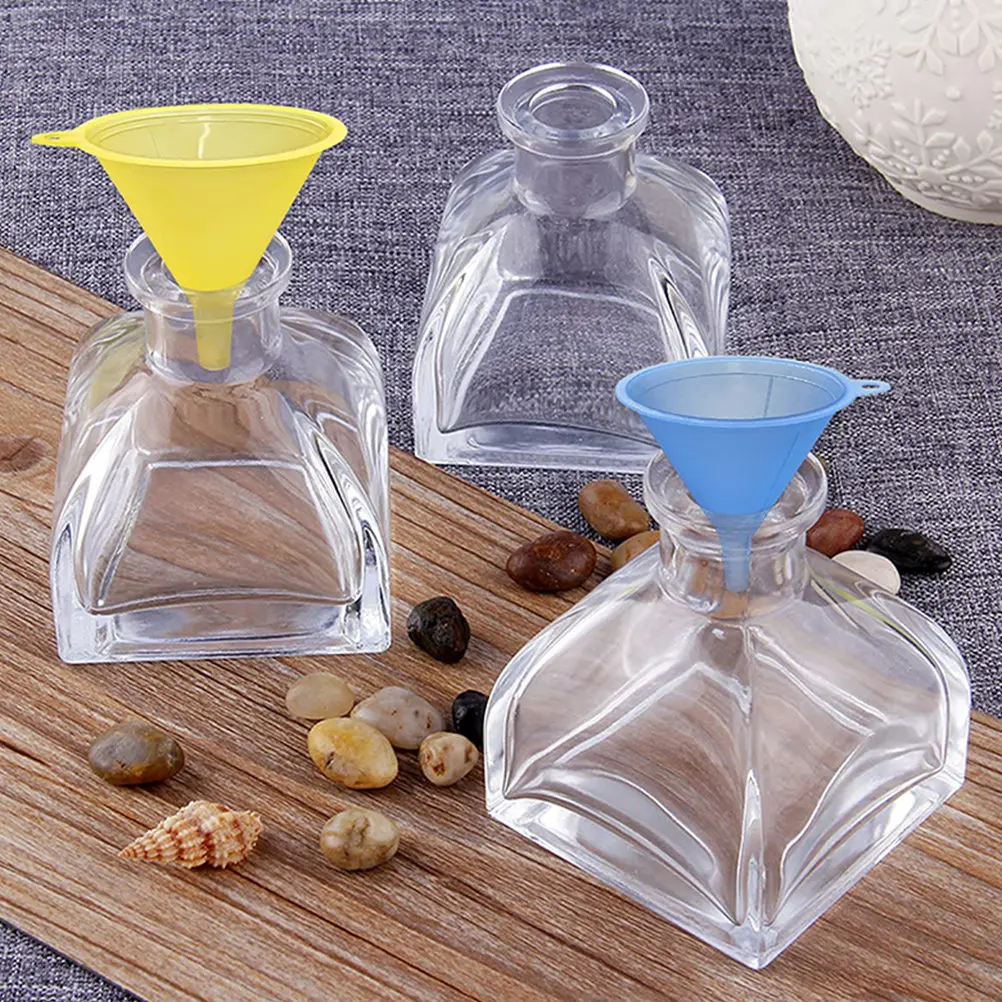 5Pcs Mini Funnels Plastic Kitchen Liquid Filling Funnels Oil Bottle Filler Small Funnel Set for Spices Essential Oils Sampling
5Pcs Mini Funnels Plastic Kitchen Liquid Filling Funnels Oil Bottle Filler Small Funnel Set for Spices Essential Oils Sampling