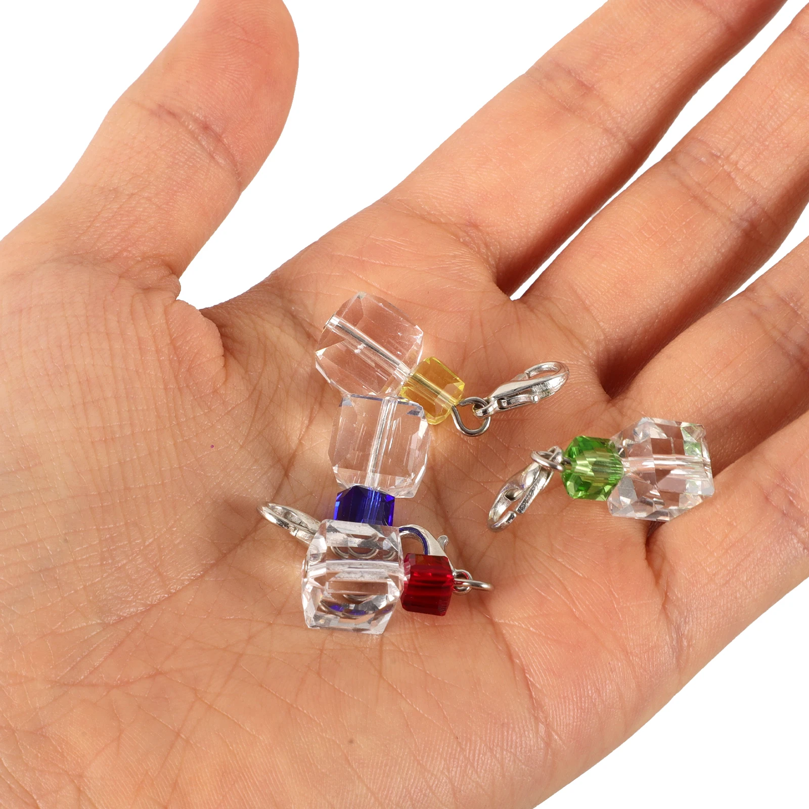 16pcs Crystal Pendant Accessories Square Glass Charms Yellow Red Green Clasp DIY Jewelry Making Necklace Bracelet
16pcs Crystal Pendant Accessories Square Glass Charms Yellow Red Green Clasp DIY Jewelry Making Necklace Bracelet