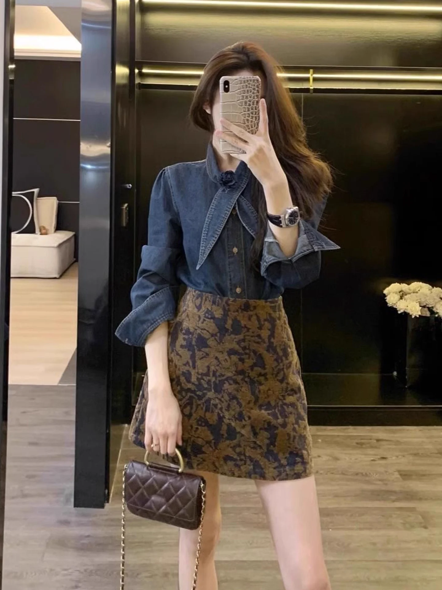 Ele Floral Tie-Dye Women's Denim irt Spring New Sle Loose Faionable Beautiful Top Button-Up ort Coat for Ladies
Ele Floral Tie-Dye Women's Denim irt Spring New Sle Loose Faionable Beautiful Top Button-Up ort Coat for Ladies