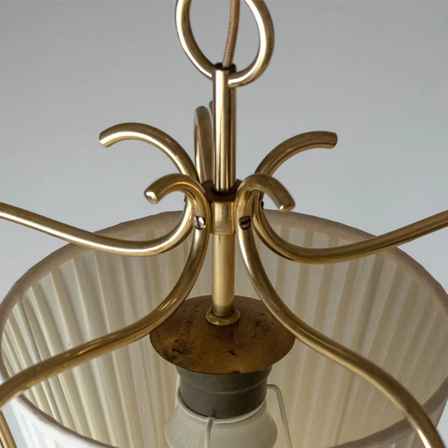 Vintage American Style Led Pendant Light For Home Decoration Living Room Bedroom Bedside Foyer Dining Room Lighting Fixtures
Vintage American Style Led Pendant Light For Home Decoration Living Room Bedroom Bedside Foyer Dining Room Lighting Fixtures