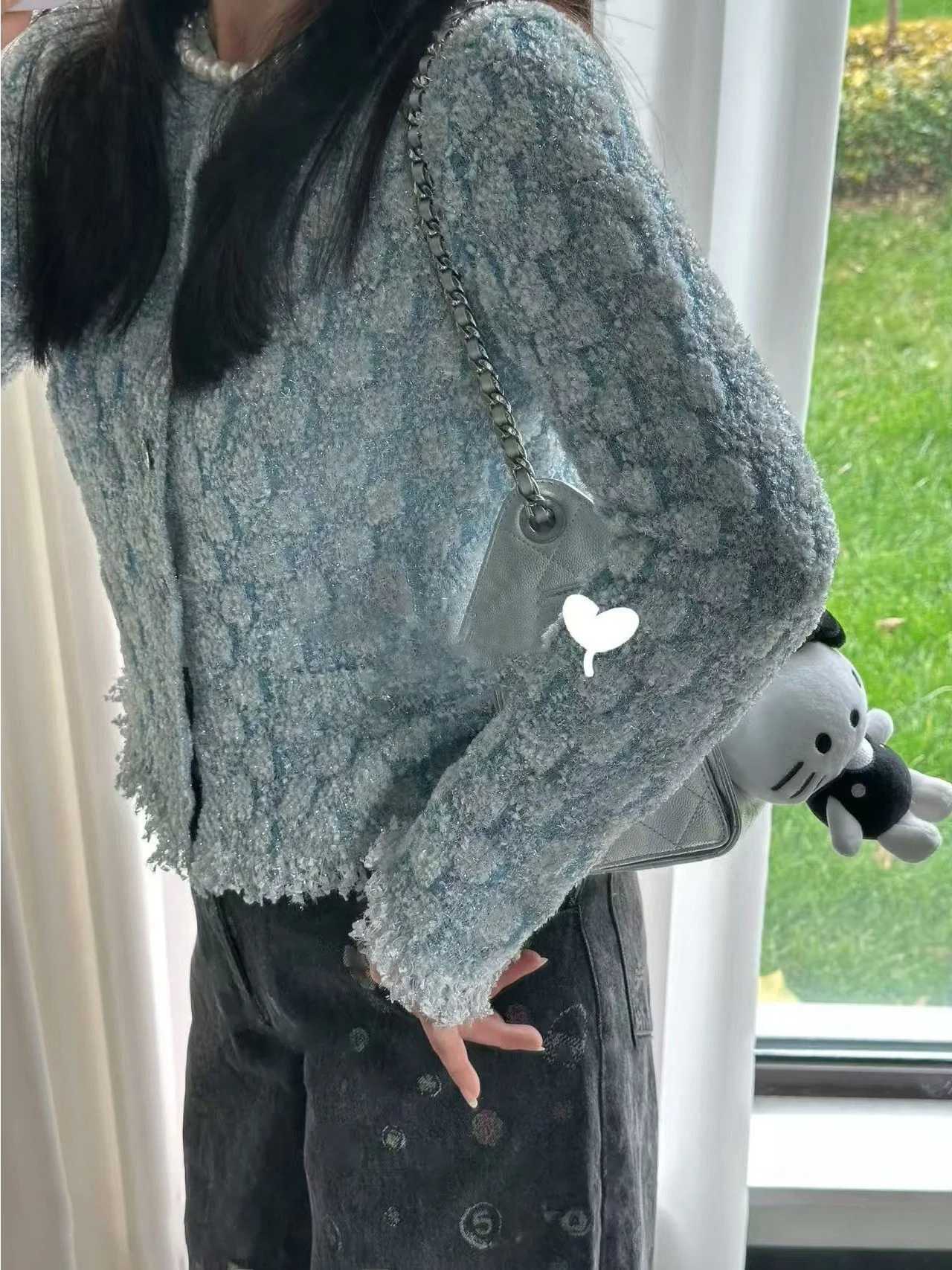 Autumn Winter New Style Women's Knitted Cardigan Long Sleeve round Neck Blue Bouclé Sweater Soft Medium Thickness Skin-friendly
Autumn Winter New Style Women's Knitted Cardigan Long Sleeve round Neck Blue Bouclé Sweater Soft Medium Thickness Skin-friendly