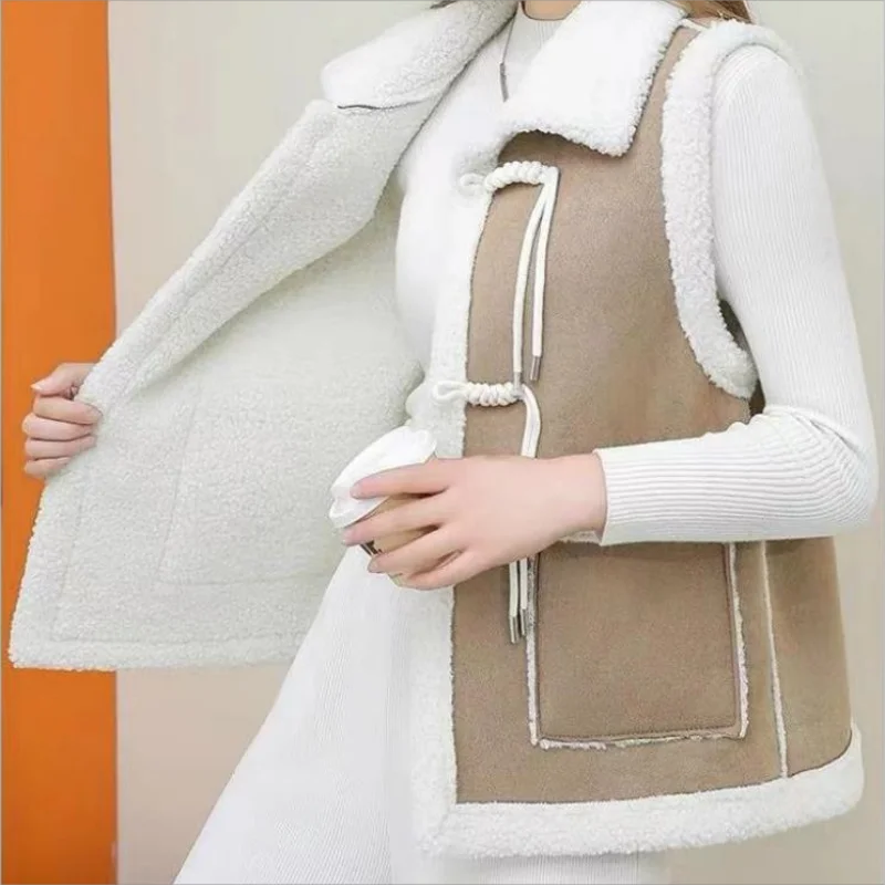 Fur Vest Women Faux Sheepskin Fur Waistcoat Chic Lady Faux Leather Fleece Warm Vest Woman Sleeveless Jacket Fall Winter
Fur Vest Women Faux Sheepskin Fur Waistcoat Chic Lady Faux Leather Fleece Warm Vest Woman Sleeveless Jacket Fall Winter