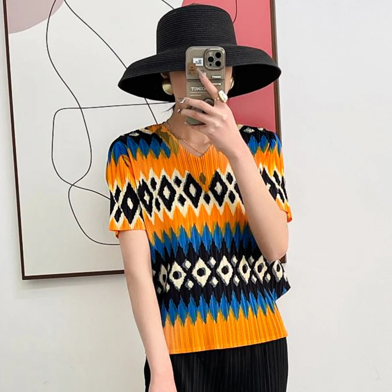 2023 New Pleated Summer Casual Vintage Pullover Top Tees Women's V-Neck Geometric Pattern H-shaped Short Sleeve T-shirt
2023 New Pleated Summer Casual Vintage Pullover Top Tees Women's V-Neck Geometric Pattern H-shaped Short Sleeve T-shirt