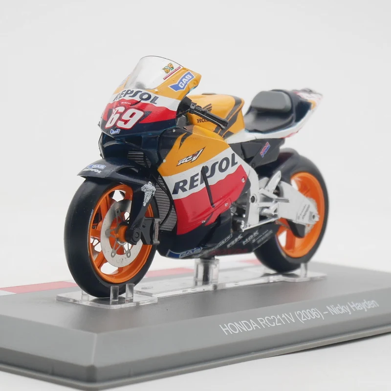 Diecast IXO 1:18 Scale Moto GP 2006 HONDA RC211V Alloy Motorcycle Model Collectible Toy Gift Souvenir Display Ornament
Diecast IXO 1:18 Scale Moto GP 2006 HONDA RC211V Alloy Motorcycle Model Collectible Toy Gift Souvenir Display Ornament