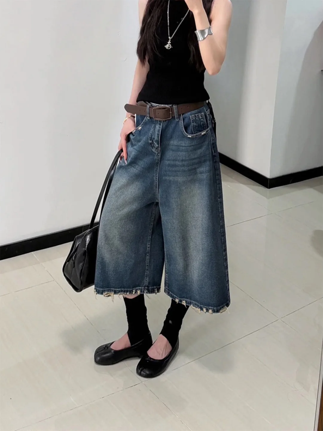 Summer 2026 Women's Vintage Straight Leg Jeans High Waist mid Wash Denim Shorts Loose Fit Pure Color Seven-Five Pants
Summer 2026 Women's Vintage Straight Leg Jeans High Waist mid Wash Denim Shorts Loose Fit Pure Color Seven-Five Pants