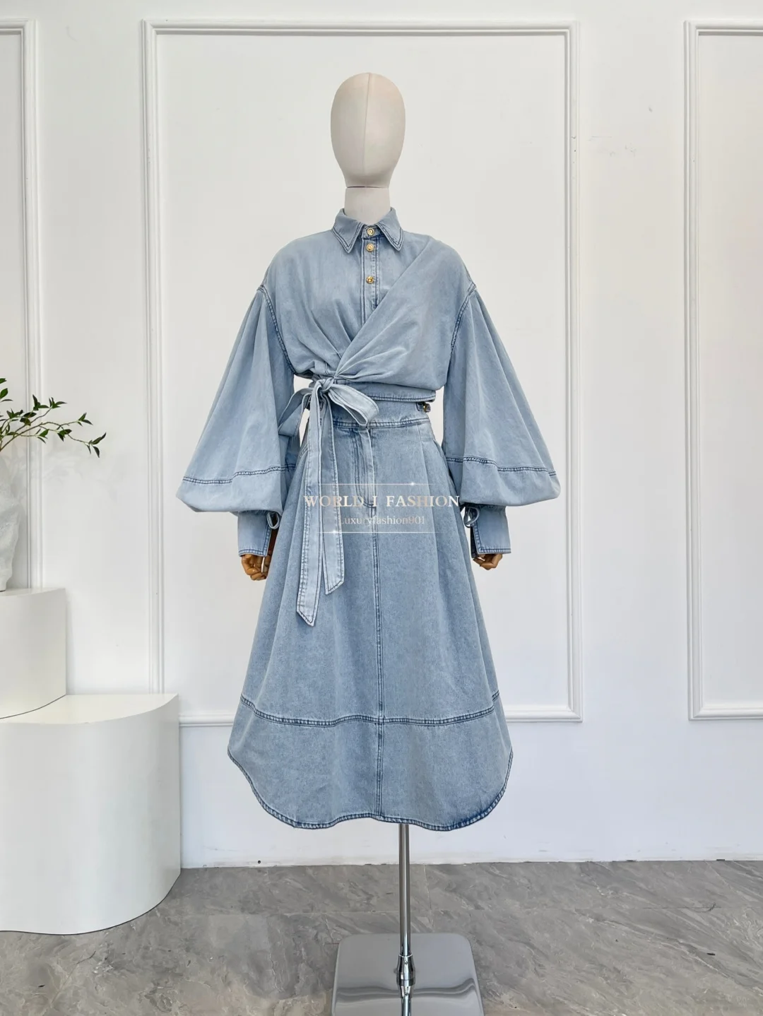 Light Blue Long Sleeve Denim Jeans Wrap Blouse Tops and Midi Skirt Sets 2025 High Quality Cotton
Light Blue Long Sleeve Denim Jeans Wrap Blouse Tops and Midi Skirt Sets 2025 High Quality Cotton