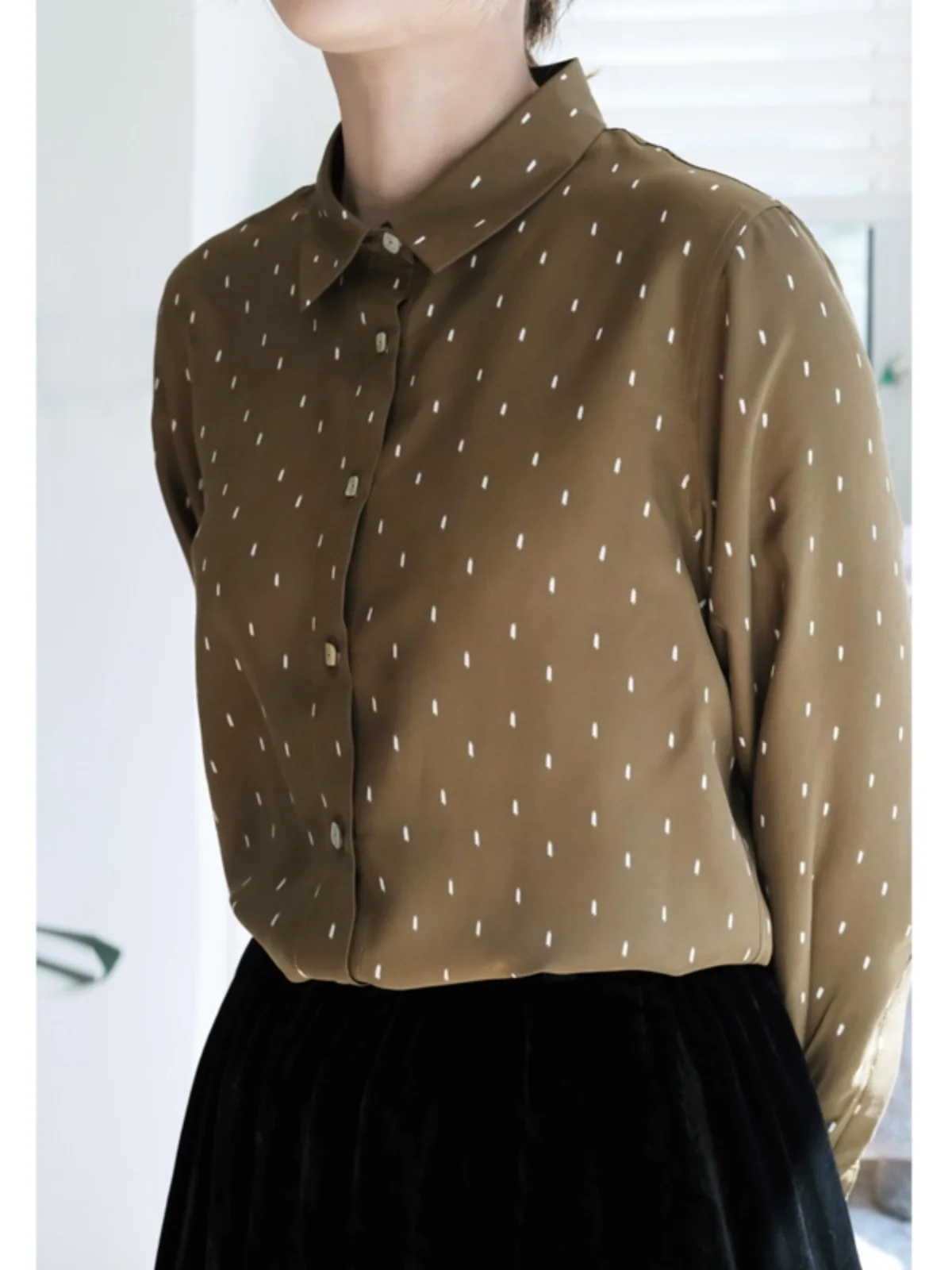 Шелковый длинный воротник све irt в горошек, дизайн Galar Color, весенний женский удобный дышащий тонкий шелковый...
Шелковый длинный воротник све irt в горошек, дизайн Galar Color, весенний женский удобный дышащий тонкий шелковый...