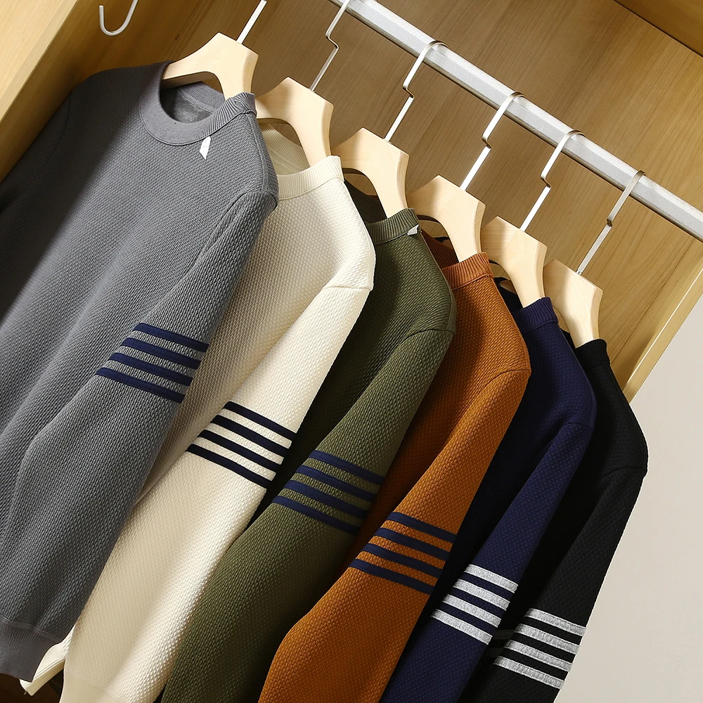 Thiened One-Piece Fce Hooded Knitwear Men's Faionable Autumn Winter Sweater Striped Splicing round Ne Long Sve Ur...
Thiened One-Piece Fce Hooded Knitwear Men's Faionable Autumn Winter Sweater Striped Splicing round Ne Long Sve Ur...